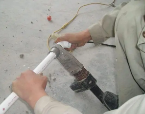 伊犁哈萨克漏水维修电话